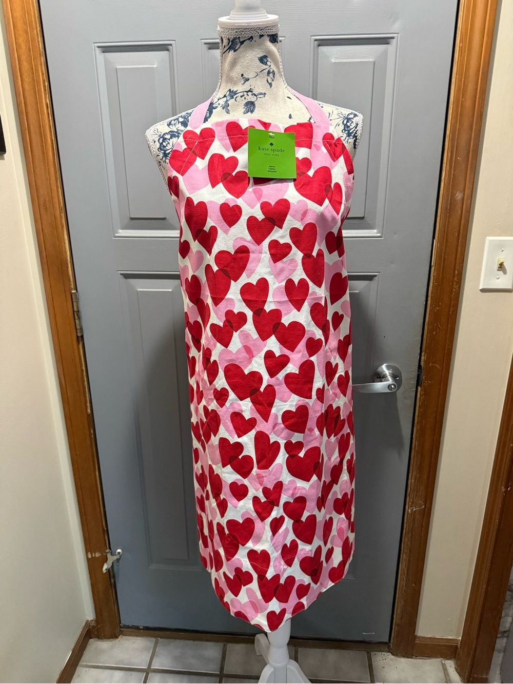 kate spade Red and Pink Heart-Print Apron (NWT)